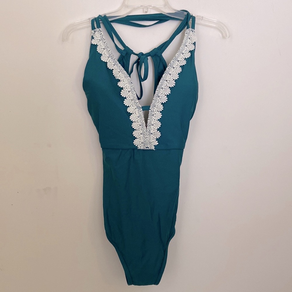 ⭐️VINTAGE BLUE/GREEN ONE PIECE SWIMSUIT~WHITE CROCHET DETAIL~SZ 16/18